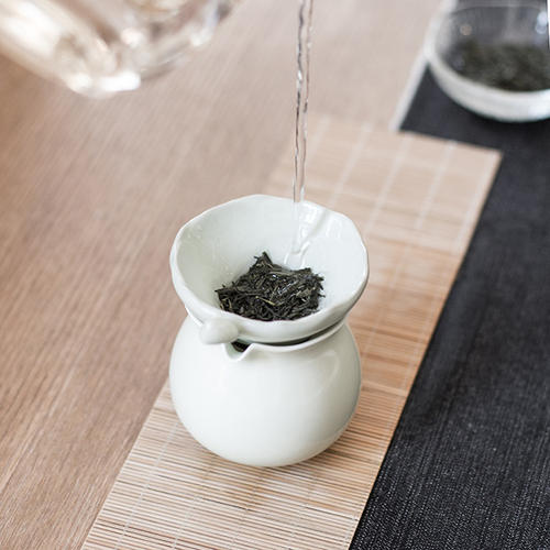 威胁的作品：茶是快乐的_700字