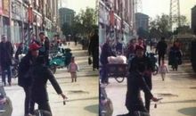 同情被城管砸的小摊贩_600字