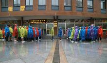 雨中的新生_750字