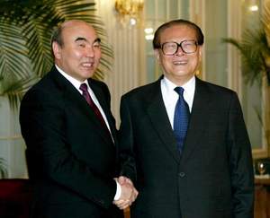 ]江泽民在乔治:布什总统图书馆发表_2000字