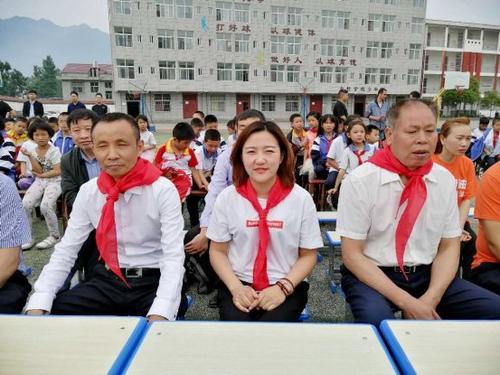 爱在右边的左责任_1200字