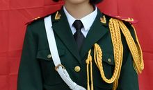 仰望那血染的红旗_1000字