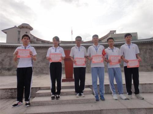 [超级新星中学组]与春季阶段I _900字