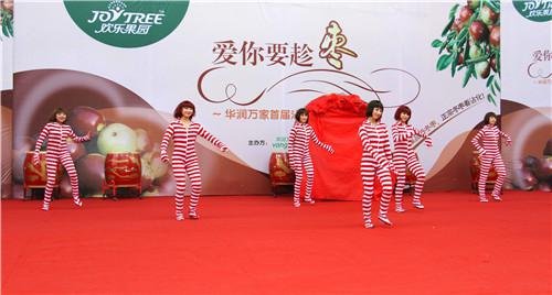 每个人都期待着圣诞节的到来，我是一样的，圣诞节，很快就来了！