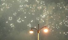 你比煙花更寂寞_900字