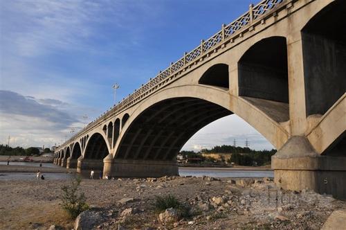 查看“Ili River Bridge”_500字