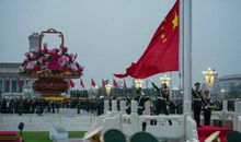 国庆天安门看升国旗_650字