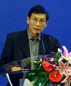 政治家名人故事：朱溪吉的大学生活
