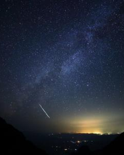 烟雾雨是安静的明星_500字