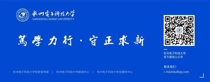 这是我的语言老师。我幸运的是在整个班前成为一名代表。