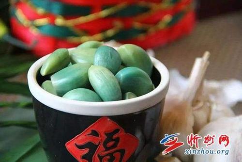 Laba Festival上的组成：翡翠碧瓜酱大蒜_1​​000字