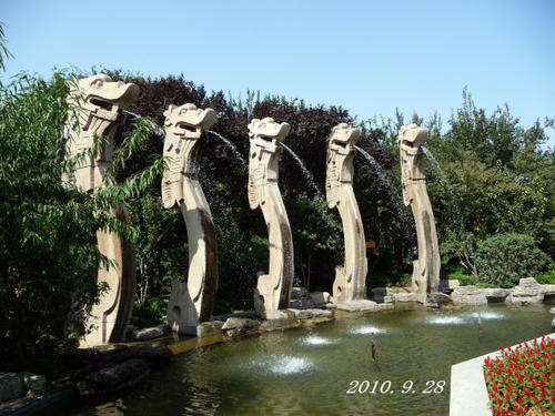 旅游武龙潭_900字