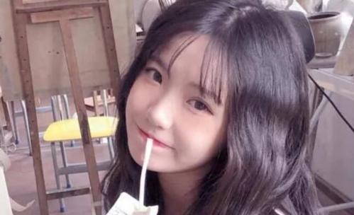 女学生哭泣_500字