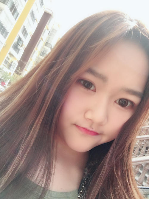 用美丽的眼睛