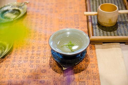 一杯苦茶