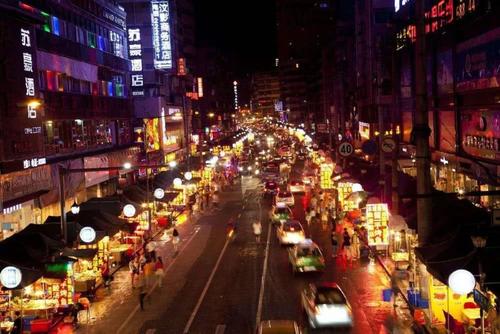 热闹的夜市