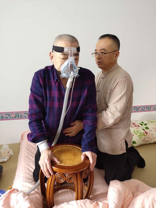 伴随着一个以上的温度