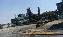 站在角落卖馒头的女人_900字