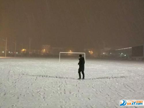 [PK Tour]雪地上的构成：走回家雪_100字
