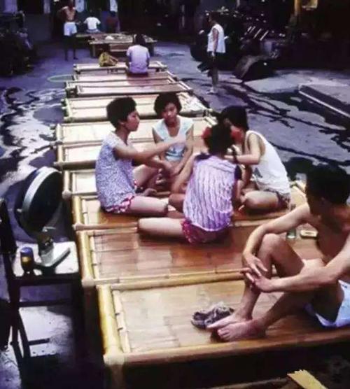 我曾经对同学，过去的友谊，现在奇怪的_750字