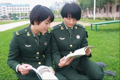 我为我感到骄傲，因为我是一名士兵_1500字