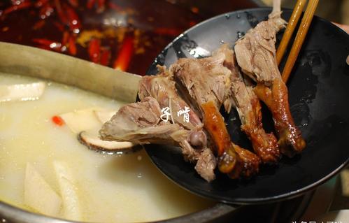 二年级叙事成分：吃大鸭腿_250字