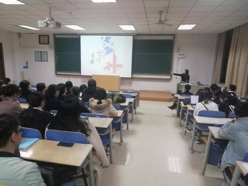 为什么我们改变了教育系统？_250字