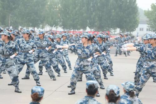 军事训练精神