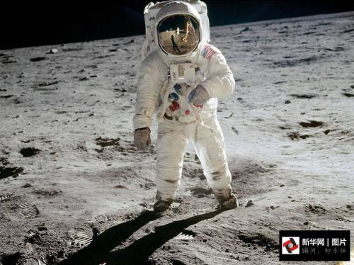 我终于登上了月亮。
