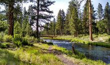 流淌在记忆中的小河_2000字