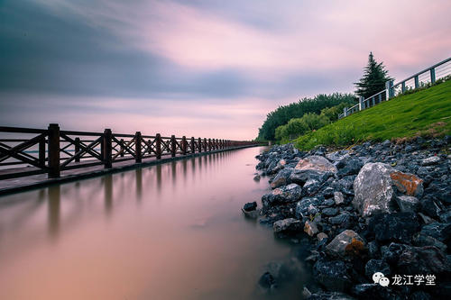 风景上的构图：发现另一个风景_1200字