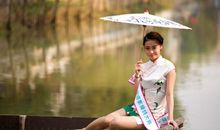 月下花魁 镜中倩影_750字