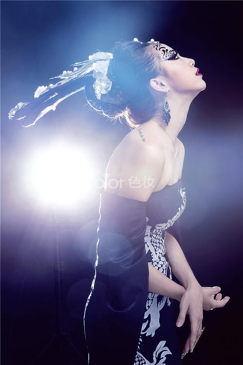 她和她和她和她的_800字