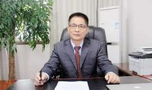 2018年十堰中考命题作文范文一：无言的褒奖_1200字