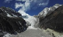 峰峦如聚，波涛如怒，山河表里潼关路