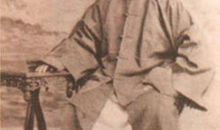 同来不得同归去，故国逢春一寂寥！