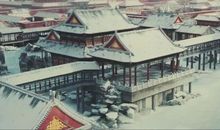 好梦欲成还又觉，绿窗但觉莺啼晓。