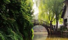 忽忆故人今总老。贪梦好。茫然忘了邯郸道。