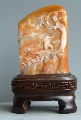 小传散，两行鹅皮带杜灵柱。