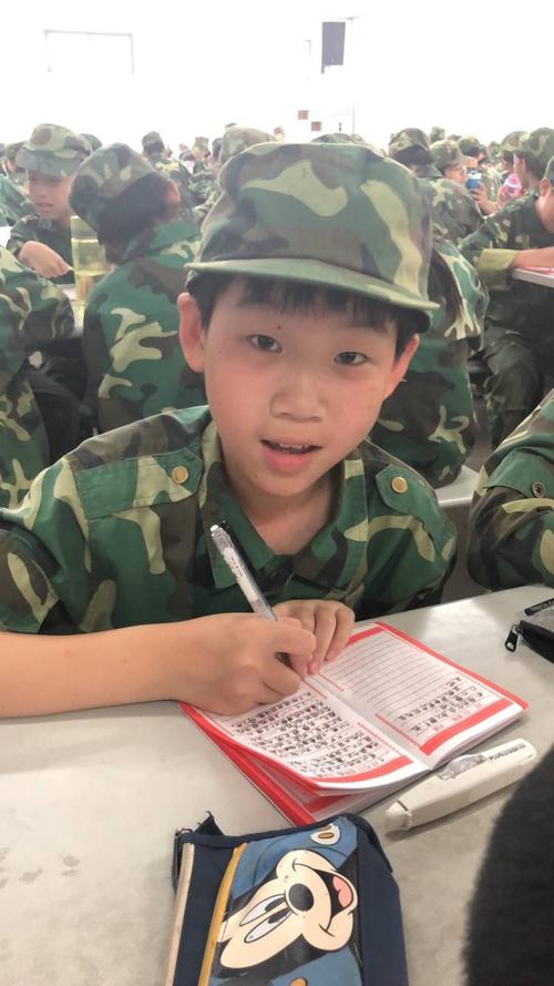 军事训练小纪录_400字