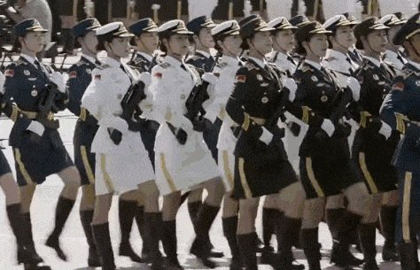 国庆节的组成Wemitts：后军事游行_800字