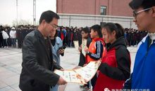 唤来春风慰忠魂