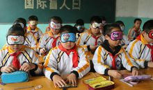 关于体验的作文：体验盲人生活_500字