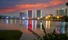 东湖的夜色_600字