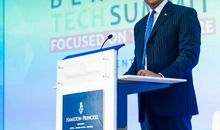 Turn negatives into positives_1000字