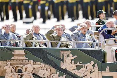 我不能忘记军事游行 - 纪念反战和反法西斯战争的胜利_800字