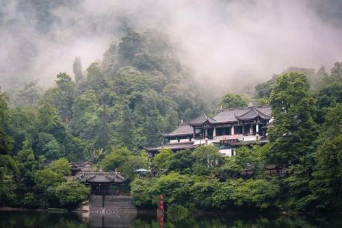 青城山_1200字