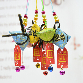 关于Dragon Boat Festival：Dragon Boat Festival_700字