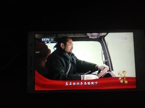 这是因为她喜欢学生，这种爱情已经让人感到相信，这是在她的心中成长，所以她逐渐恢复了。她总是在这个事件中失去了他的腿，但她没有遗憾，因为她和她的学生一起去过了她。