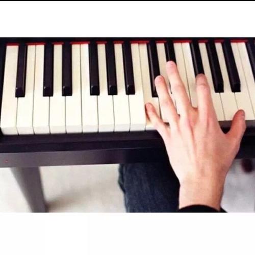 弹钢琴让生活更美好